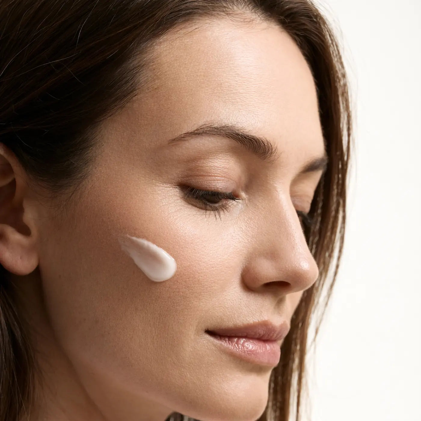 CREMĂ HIDRATANTĂ ZI-NOAPTE CU PEPTIDE